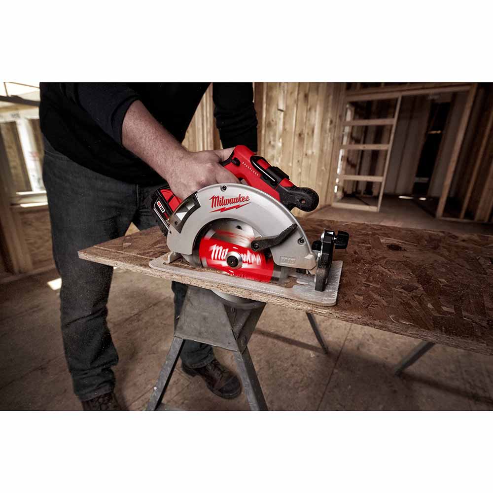 Milwaukee M18 Brushless 7-1/4 Circular Saw (Bare Tool) - High-Power & Long Run-Time