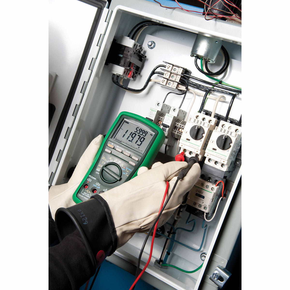 Greenlee Industrial Grade DM - 860A Digital Multimeter for Precise Electrical Measurements